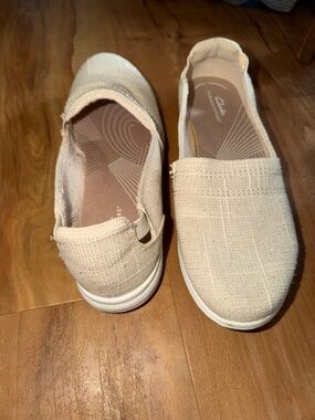 Clarks Cream Canvas Cloudsteppers Slip-On